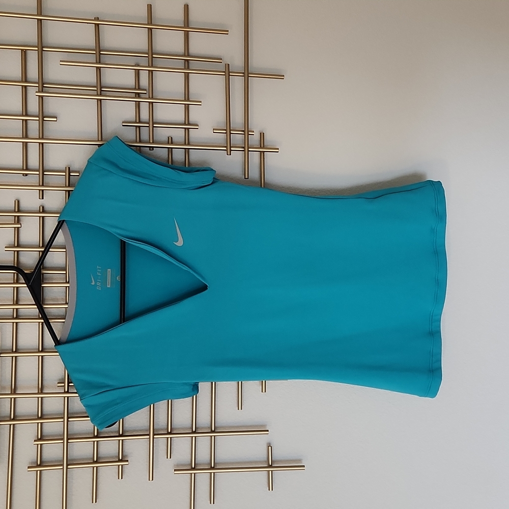 Nike women's dry fit XS teal top